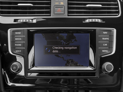 2017 Volkswagen Golf R 4-Door w/DCC & Navigation (M6)