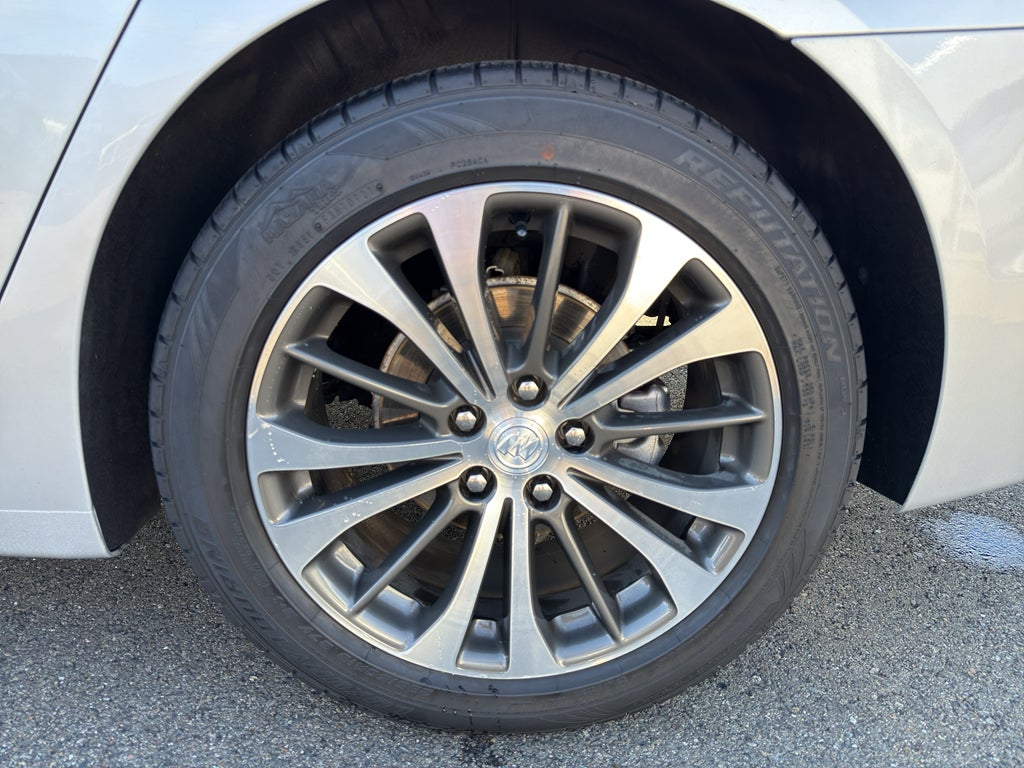 2017 Buick LaCrosse Essence