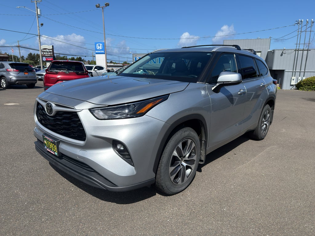 2022 Toyota Highlander XLE 4x4 V6's photo