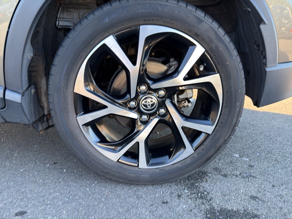 2021 Toyota C-HR XLE